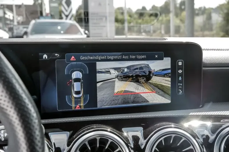 Mercedes-Benz CLA 250 din 2024 cu 9.621 km - oferta MER106104 - foto 17