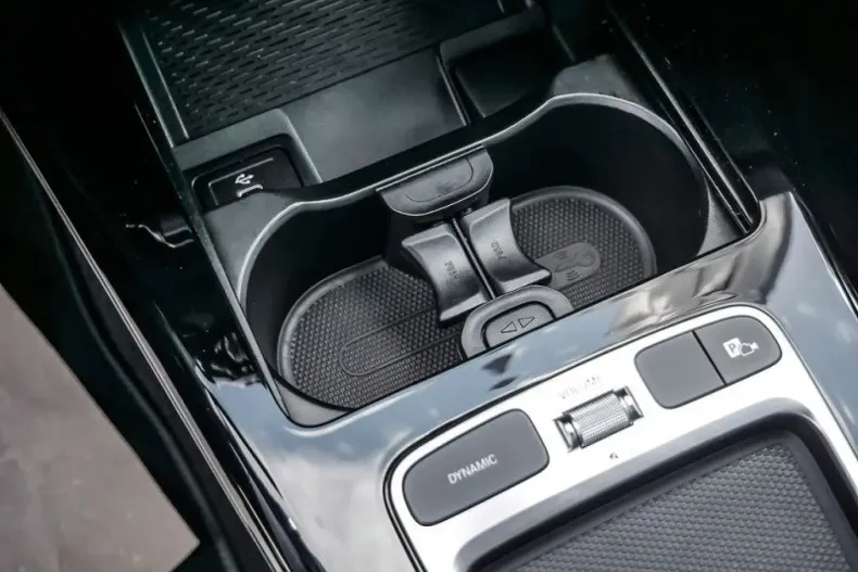 Mercedes-Benz CLA 250 din 2024 cu 9.621 km - oferta MER106104 - foto 20