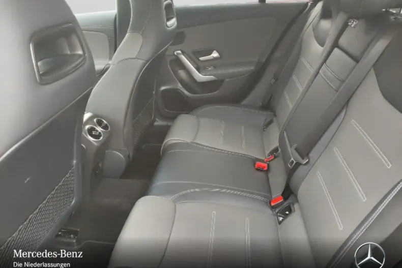 Mercedes-Benz CLA 250 din 2022 cu 70.383 km - oferta MER106108 - foto 9