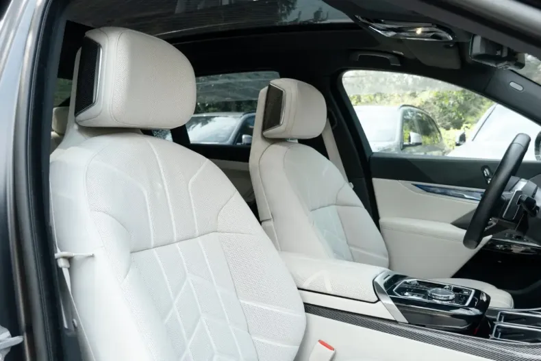 BMW 750 din 2023 cu 46.100 km - oferta BMW106111 - foto 20