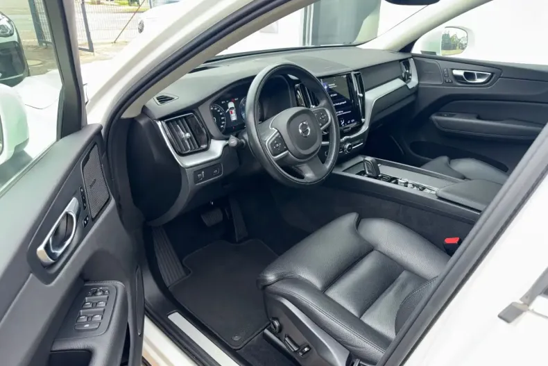 Volvo XC60 din 2021 cu 60.091 km - oferta VOL106112 - foto 8
