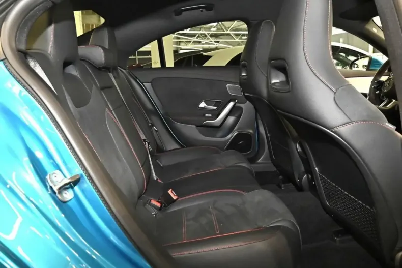 Mercedes-Benz CLA 250 din 2024 cu 6.741 km - oferta MER106114 - foto 4