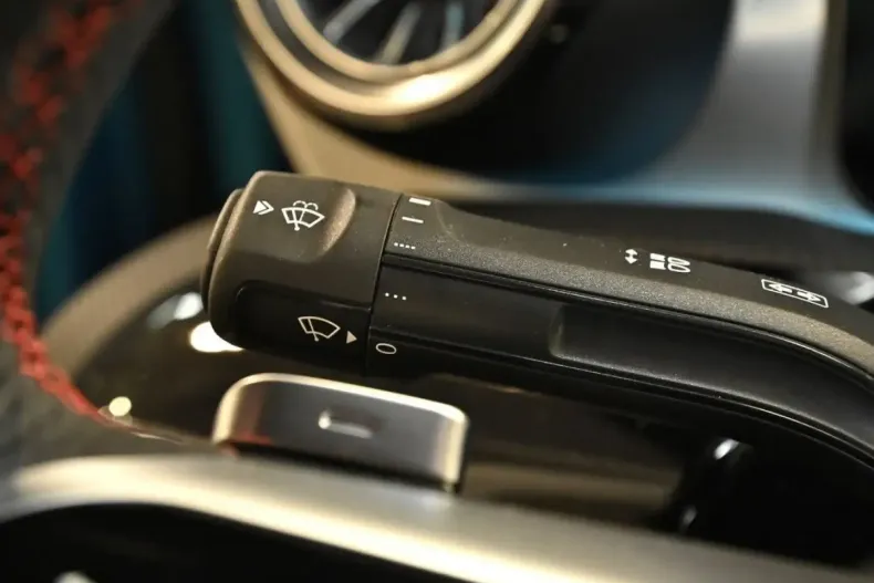 Mercedes-Benz CLA 250 din 2024 cu 6.741 km - oferta MER106114 - foto 17