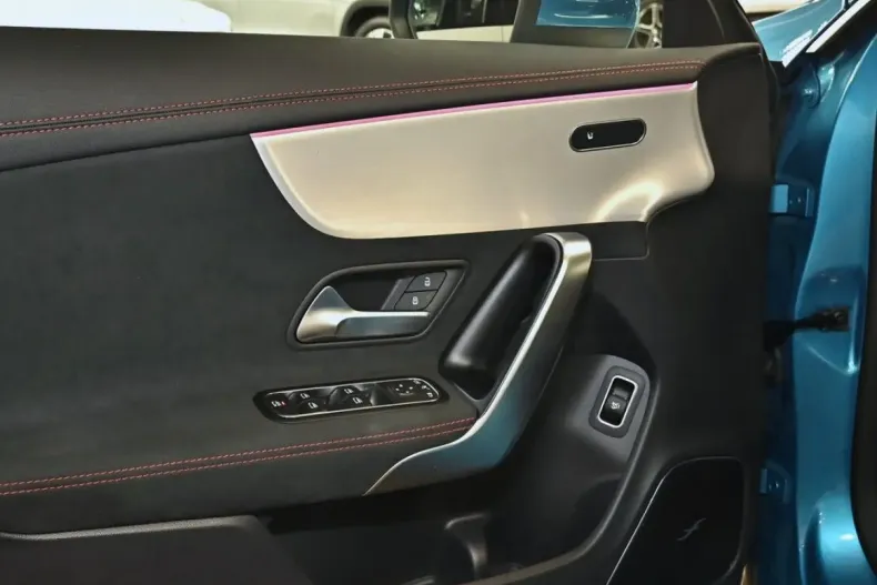 Mercedes-Benz CLA 250 din 2024 cu 6.741 km - oferta MER106114 - foto 20