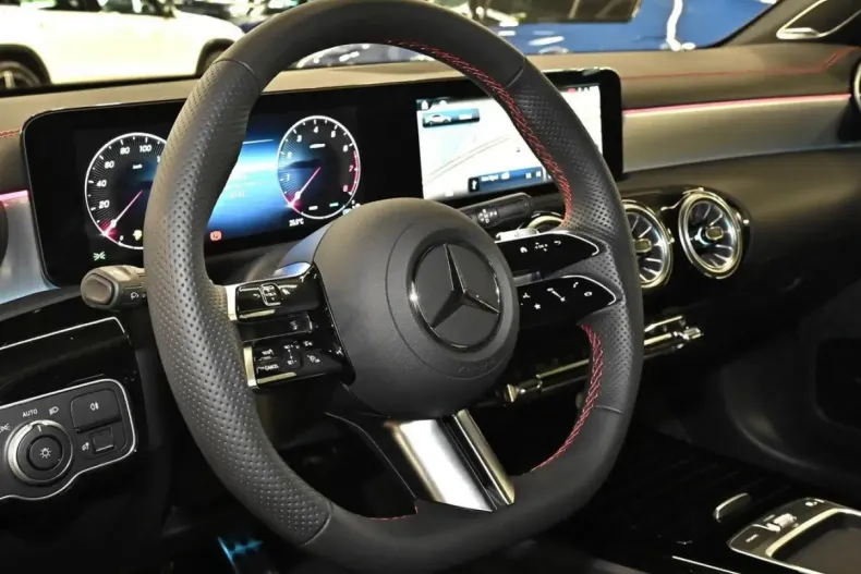 Mercedes-Benz CLA 250 din 2024 cu 6.741 km - oferta MER106114 - foto 21