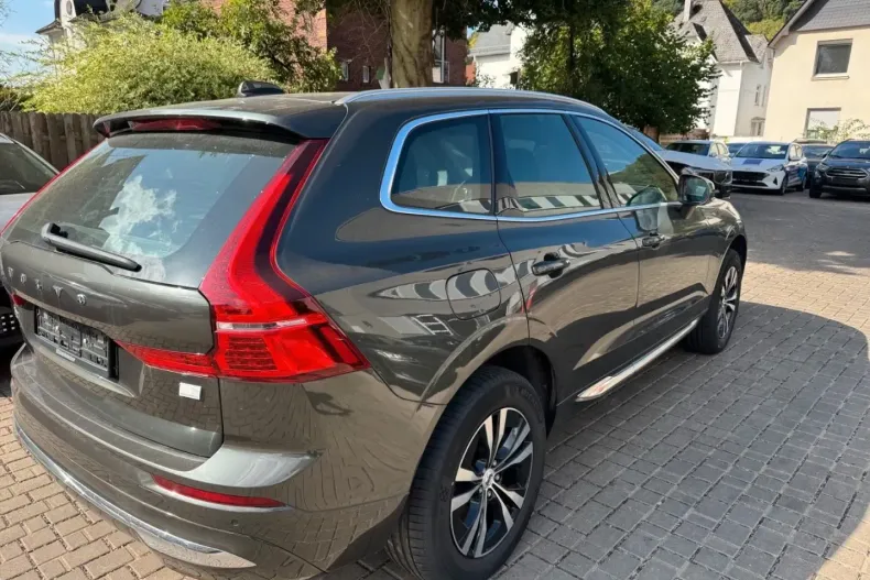Volvo XC60 din 2022 cu 49.980 km - oferta VOL106122 - foto 2