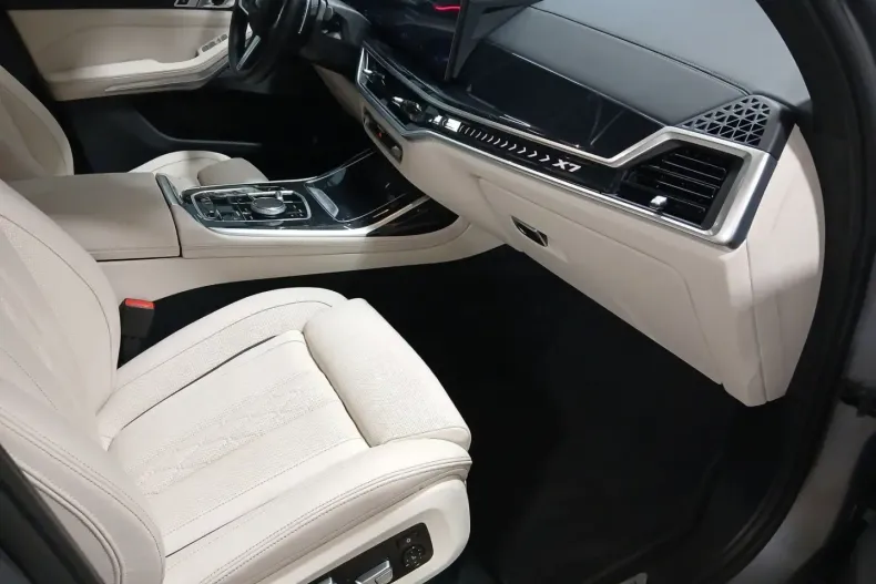 BMW X7 din 2023 cu 42.310 km - oferta BMW106127 - foto 8