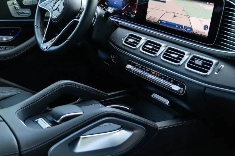 Mercedes-Benz GLE 300 din 2024 cu 5.100 km - oferta MER106169 - foto 24