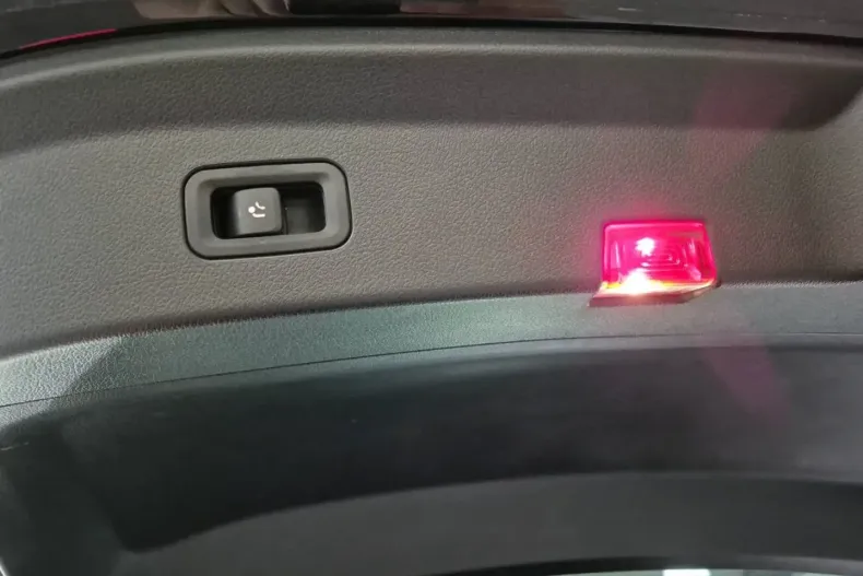 Mercedes-Benz GLE 450 din 2024 cu 14.900 km - oferta MER106175 - foto 20