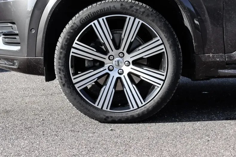 Volvo XC90 din 2023 cu 44.690 km - oferta VOL106190 - foto 3