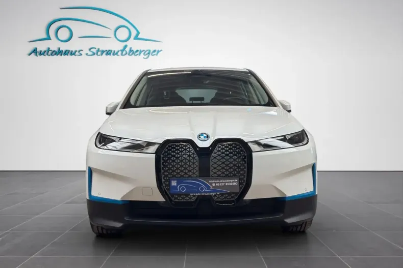 BMW iX din 2023 cu 14.200 km - oferta BMW106216 - foto 1