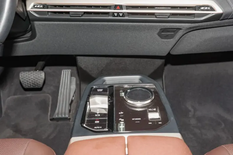 BMW iX din 2024 cu 38.990 km - oferta BMW106219 - foto 14