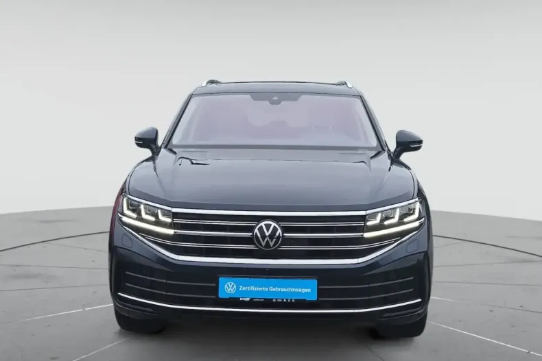 Volkswagen Touareg din 2023 cu 3.766 km - oferta VOL106225 - foto 3
