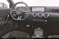 Mercedes-Benz CLA 180 din 2024 cu 24.615 km - oferta MER106247 - foto 4