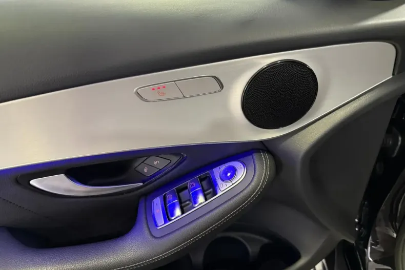 Mercedes-Benz GLC 300 din 2020 cu 59.950 km - oferta MER106248 - foto 11