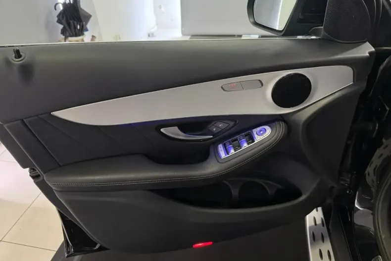 Mercedes-Benz GLC 300 din 2020 cu 59.950 km - oferta MER106248 - foto 12