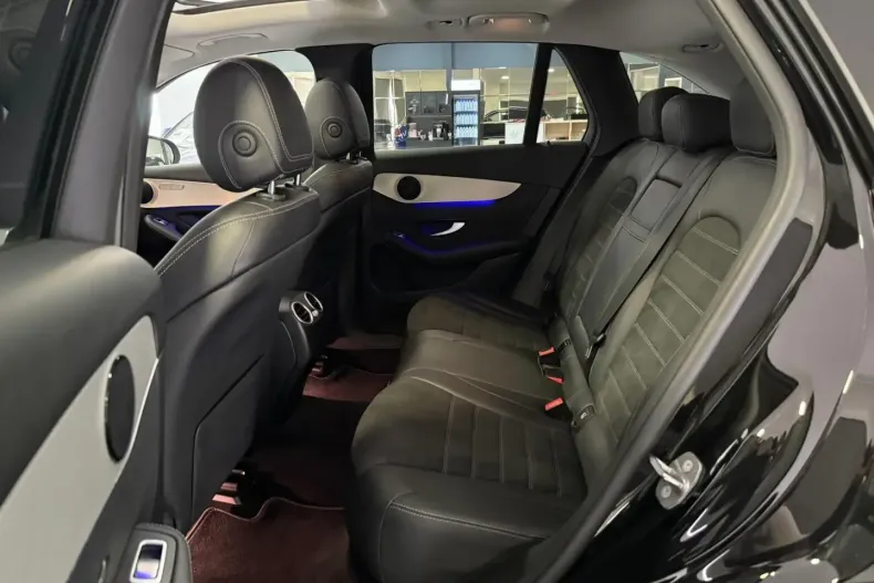 Mercedes-Benz GLC 300 din 2020 cu 59.950 km - oferta MER106248 - foto 17