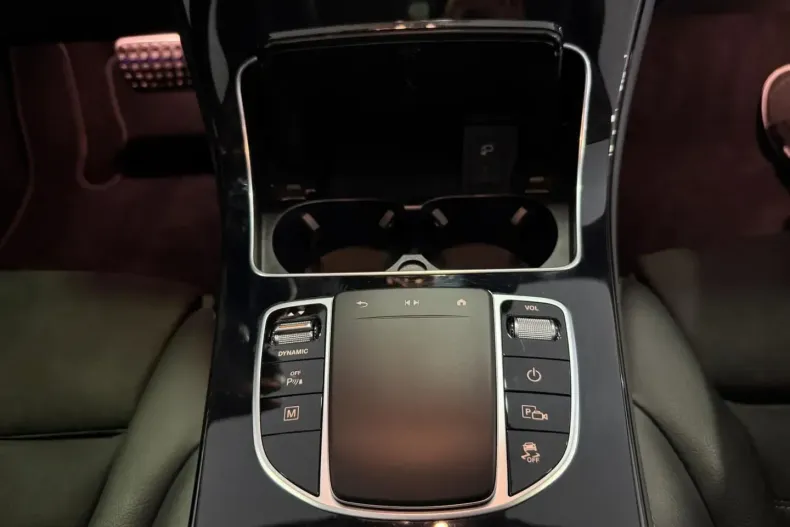 Mercedes-Benz GLC 300 din 2020 cu 59.950 km - oferta MER106248 - foto 29