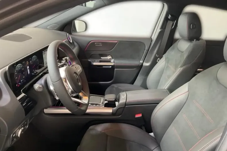 Mercedes-Benz GLA 200 din 2023 cu 32.227 km - oferta MER106254 - foto 8