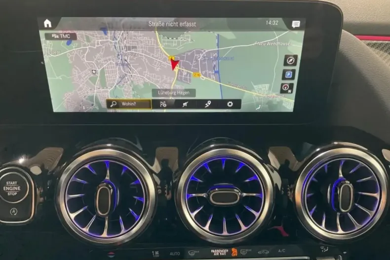 Mercedes-Benz GLA 200 din 2023 cu 32.227 km - oferta MER106254 - foto 12