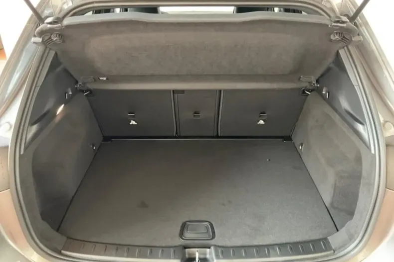 Mercedes-Benz GLA 200 din 2023 cu 32.227 km - oferta MER106254 - foto 13