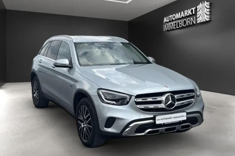 Mercedes-Benz GLC 300 din 2021 cu 56.106 km - oferta MER106264 - foto 2