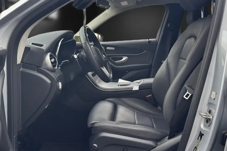 Mercedes-Benz GLC 300 din 2021 cu 56.106 km - oferta MER106264 - foto 14