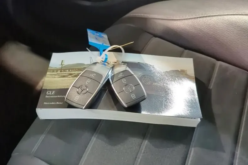 Mercedes-Benz GLE 350 din 2022 cu 44.547 km - oferta MER106308 - foto 29