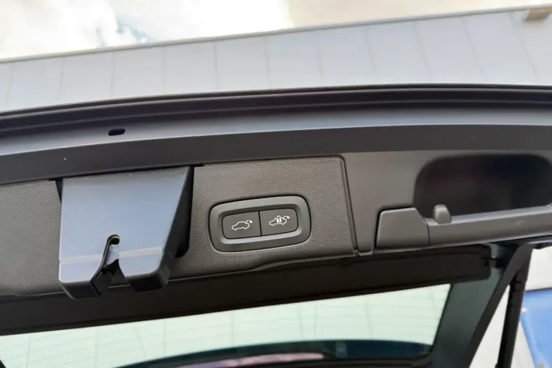 Volvo XC60 din 2023 cu 124.186 km - oferta VOL106312 - foto 18