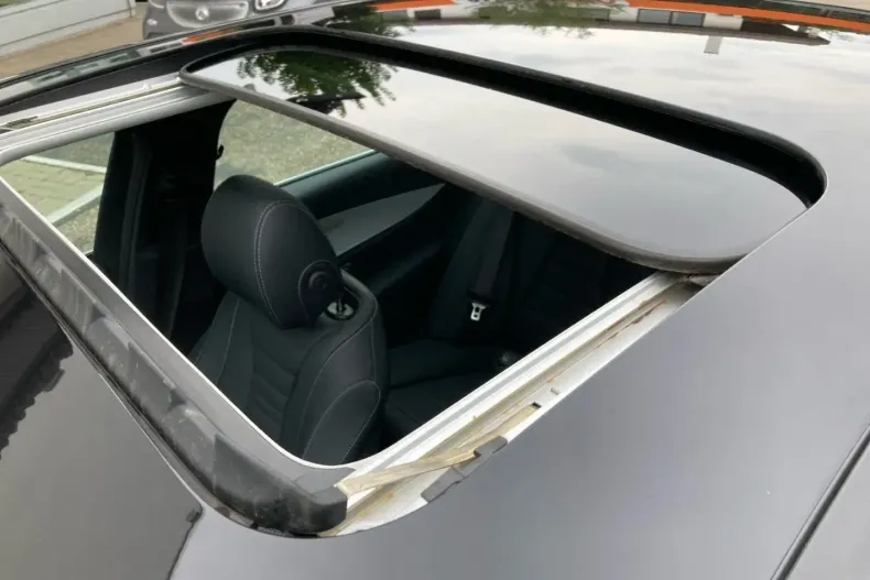 Mercedes-Benz E 300 din 2021 cu 54.057 km - oferta MER106313 - foto 8