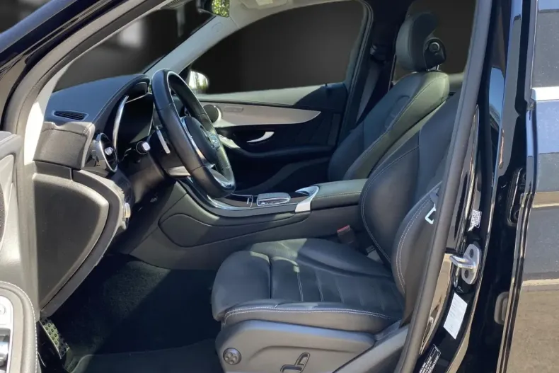 Mercedes-Benz GLC 300 din 2021 cu 29.607 km - oferta MER106318 - foto 14