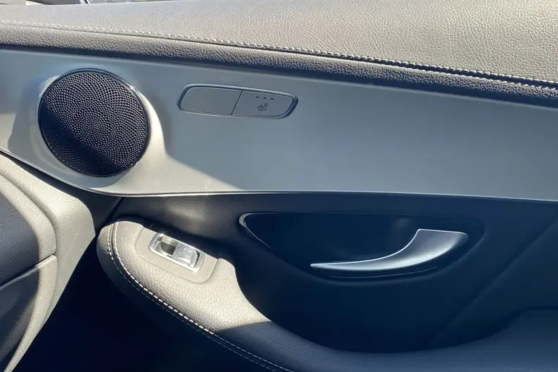 Mercedes-Benz GLC 300 din 2021 cu 29.607 km - oferta MER106318 - foto 26