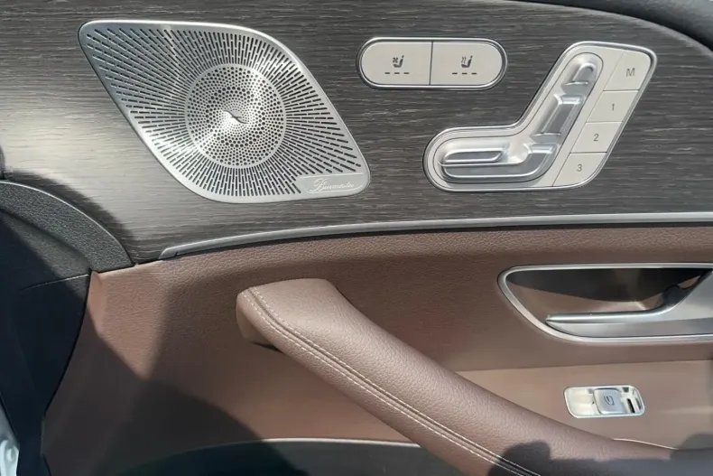 Mercedes-Benz GLE 400 din 2024 cu 7.000 km - oferta MER106357 - foto 31