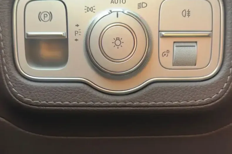 Mercedes-Benz GLE 400 din 2024 cu 7.000 km - oferta MER106357 - foto 32