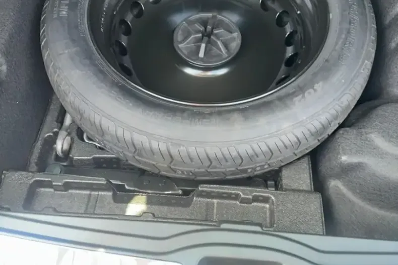 Mercedes-Benz GLE 400 din 2024 cu 7.000 km - oferta MER106357 - foto 33