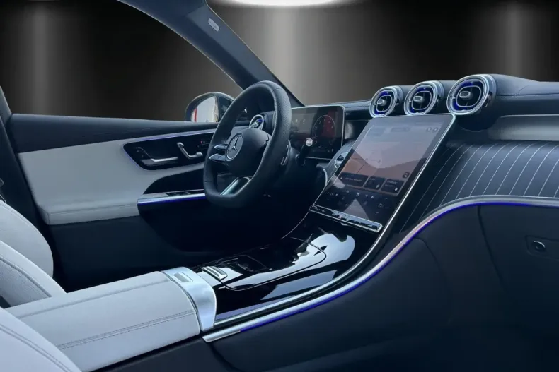 Mercedes-Benz GLC 300 din 2023 cu 3.989 km - oferta MER106371 - foto 8