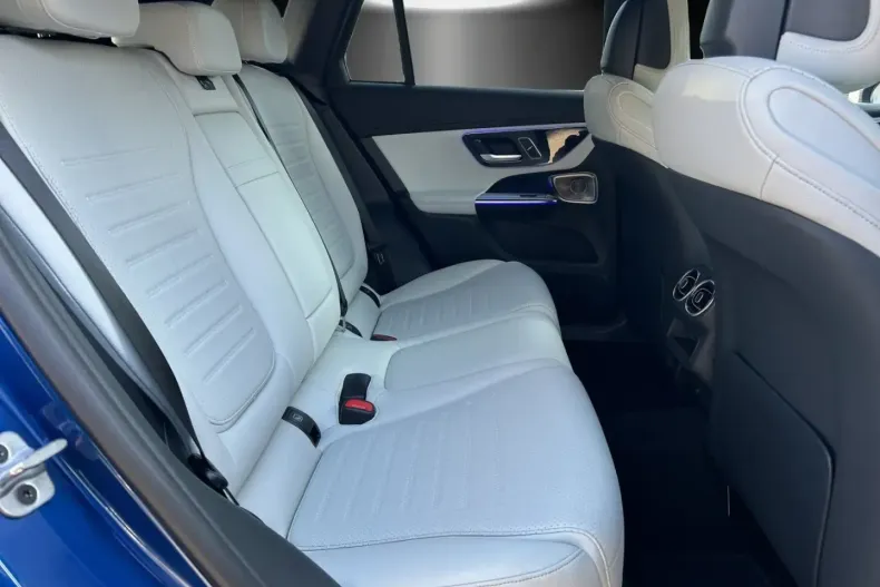 Mercedes-Benz GLC 300 din 2023 cu 3.989 km - oferta MER106371 - foto 11