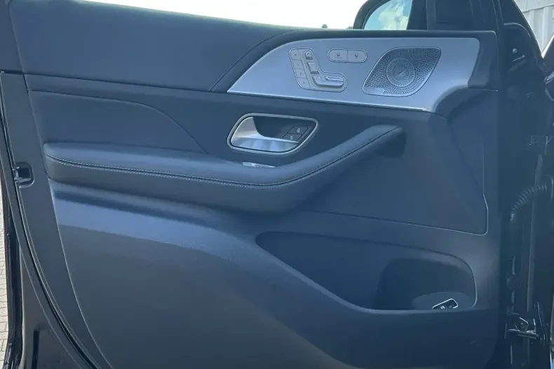 Mercedes-Benz GLE 450 din 2024 cu 23.002 km - oferta MER106375 - foto 11