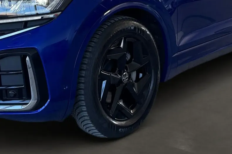 Volkswagen Touareg din 2024 cu 49.900 km - oferta VOL106387 - foto 6