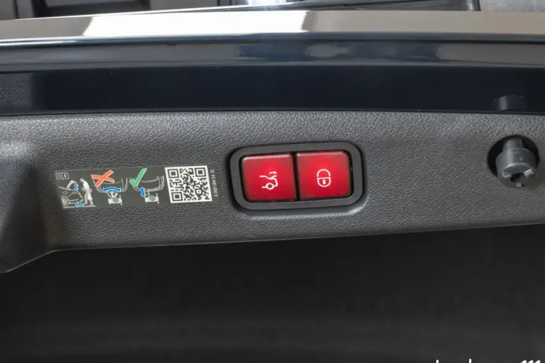 Mercedes-Benz E 53 AMG din 2024 cu 7.784 km - oferta MER106396 - foto 10