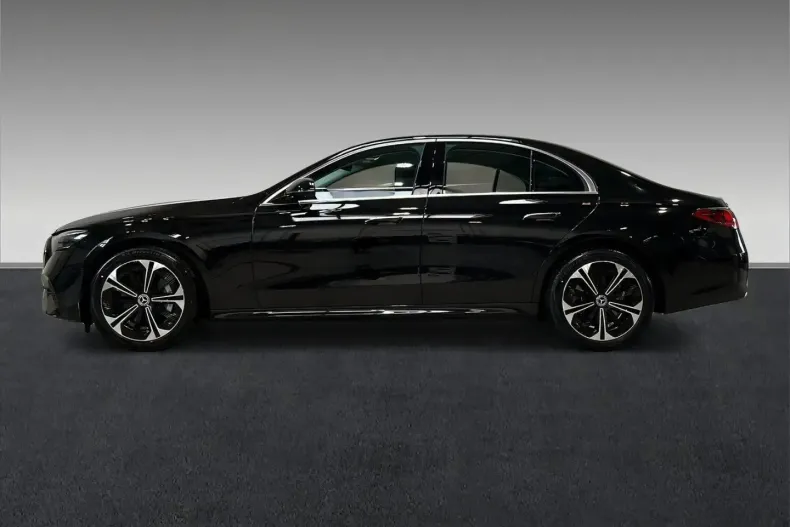 Mercedes-Benz E 450 din 2024 cu 7.376 km - oferta MER106404 - foto 2