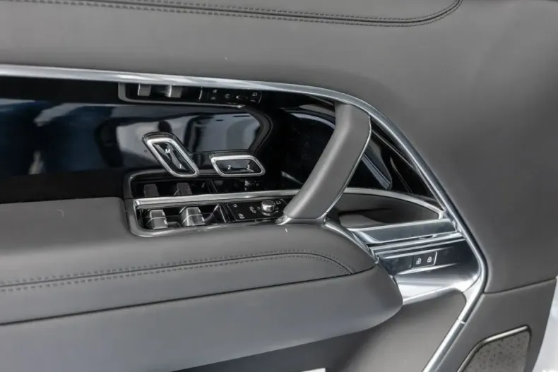 Land Rover Range Rover din 2024 cu 29.999 km - oferta LAN106412 - foto 19