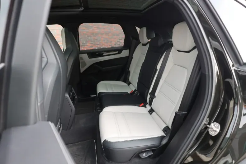 Porsche Cayenne din 2024 cu 22.056 km - oferta POR106433 - foto 19