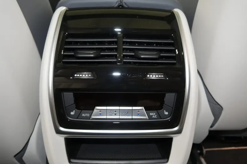 BMW X7 M60 din 2024 cu 3.800 km - oferta BMW106438 - foto 11