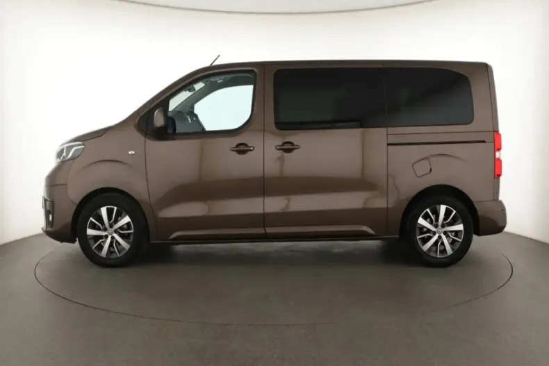 Toyota Proace (Verso) din 2024 cu 12.224 km - oferta TOY106440 - foto 3