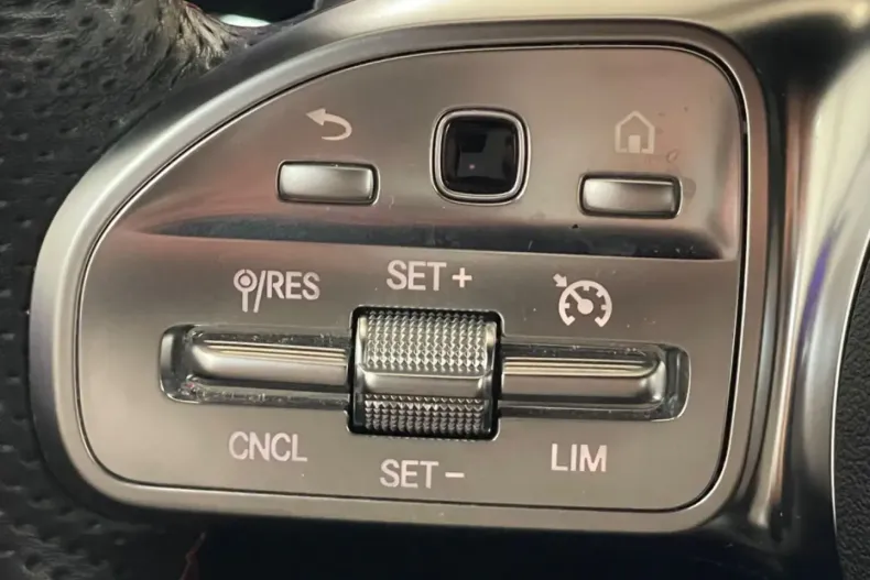 Mercedes-Benz CLA 250 din 2020 cu 64.500 km - oferta MER106443 - foto 14