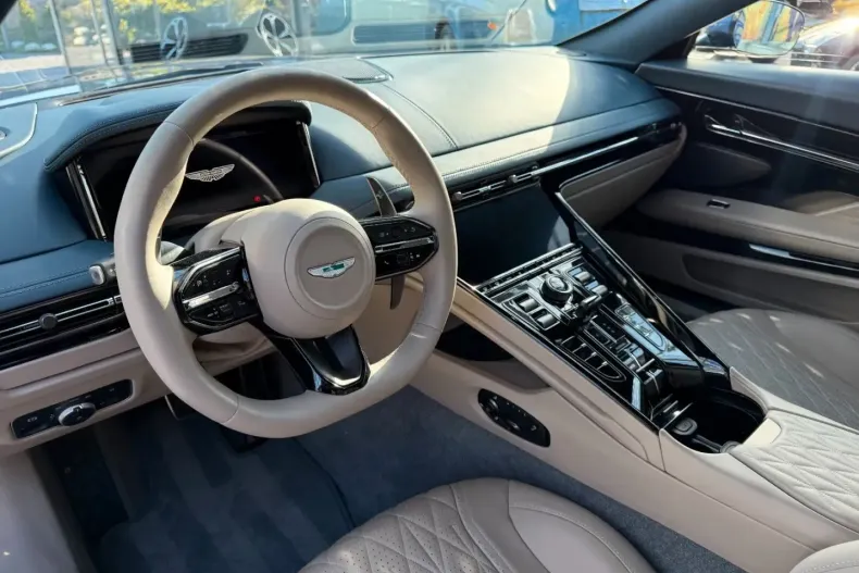 Aston Martin DB12 din 2024 cu 2.543 km - oferta AST106457 - foto 9