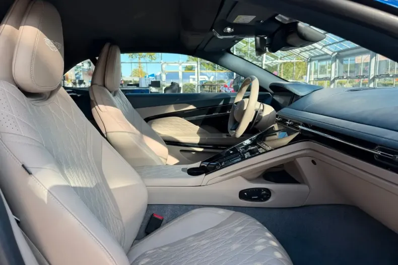 Aston Martin DB12 din 2024 cu 2.543 km - oferta AST106457 - foto 10