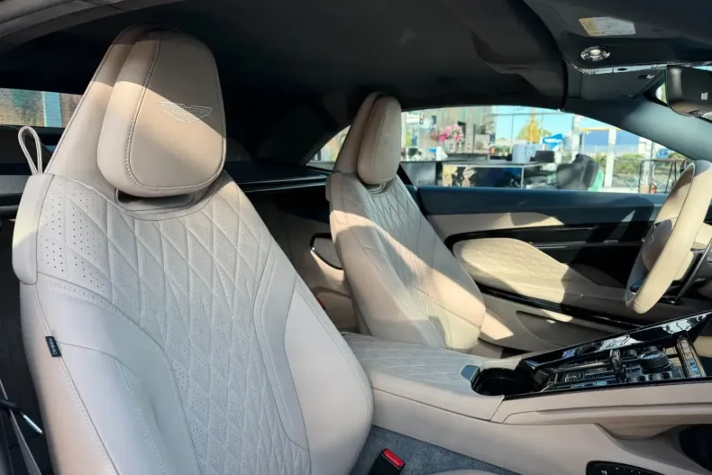 Aston Martin DB12 din 2024 cu 2.543 km - oferta AST106457 - foto 11