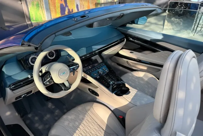 Aston Martin DB12 din 2024 cu 2.543 km - oferta AST106457 - foto 17